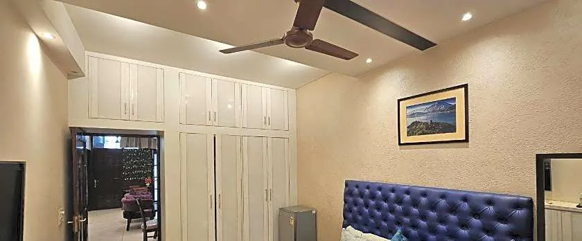 DEER PARK LUXURY HOMESTAY (Safdarjang Enclave)