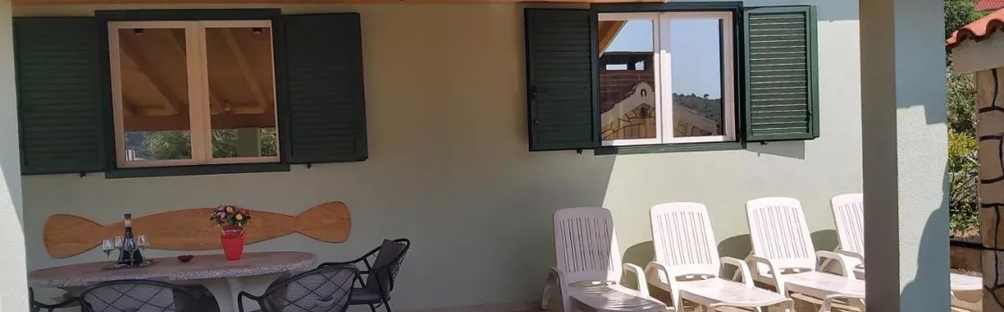 House Petar by Sea