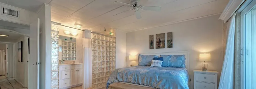 Serenity by the Sea 2-min Walk to Beach + Boardwalk + Golf Cart Zone 2 Pools + Basketball Access