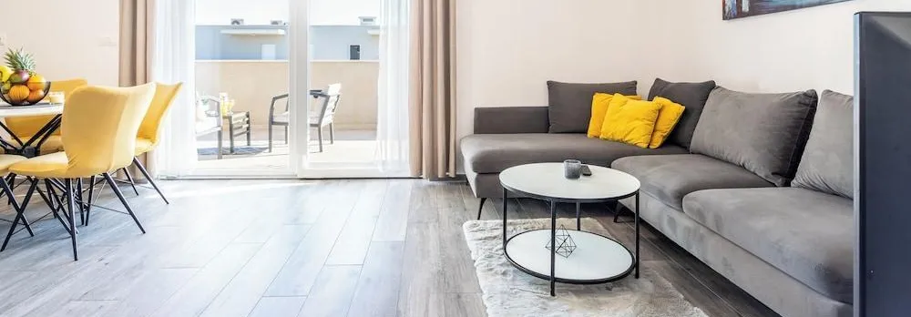 Luxury Modern Penthouse W Jacuzzi & Huge Terrace