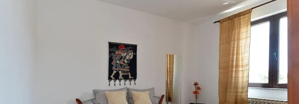 Apartment 1085