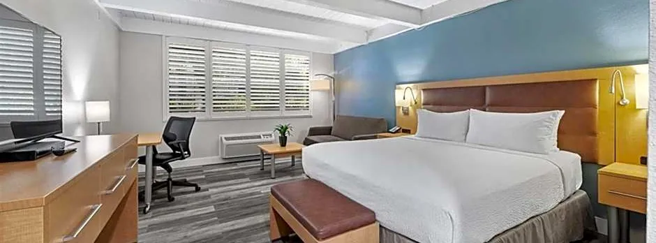 Prodigy Hotel, a Days Inn by Wyndham