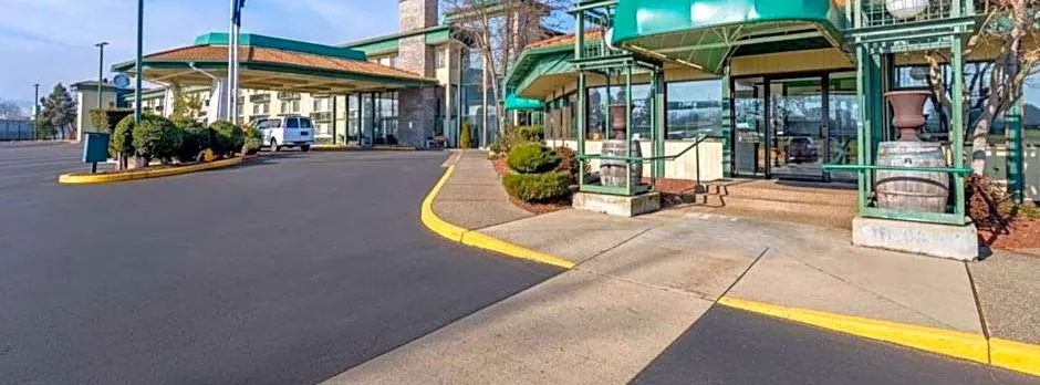 Red Lion Hotel Rogue Regency Medford Airport