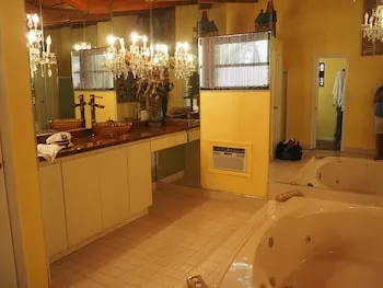 Casa Thorn Bed & Breakfast