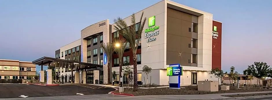 Holiday Inn Express And Suites Phoenix North - Happy Valley By IHG