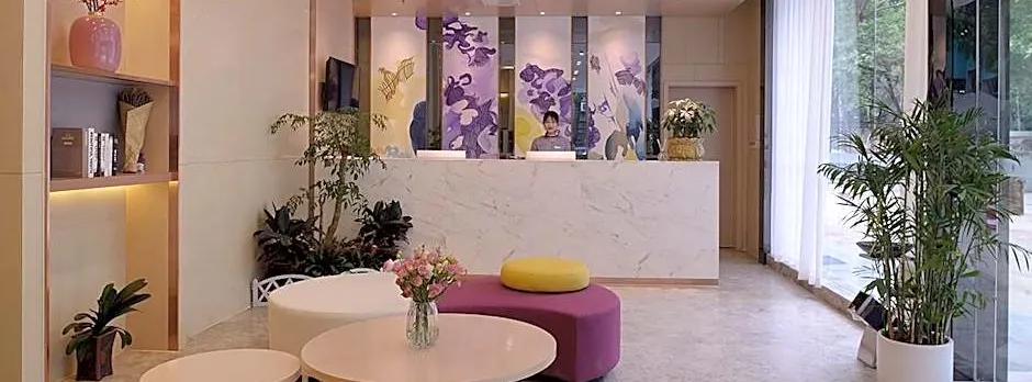 Lavande Hotel Wuhan Huazhong Normal University Guangbutun Metro Station