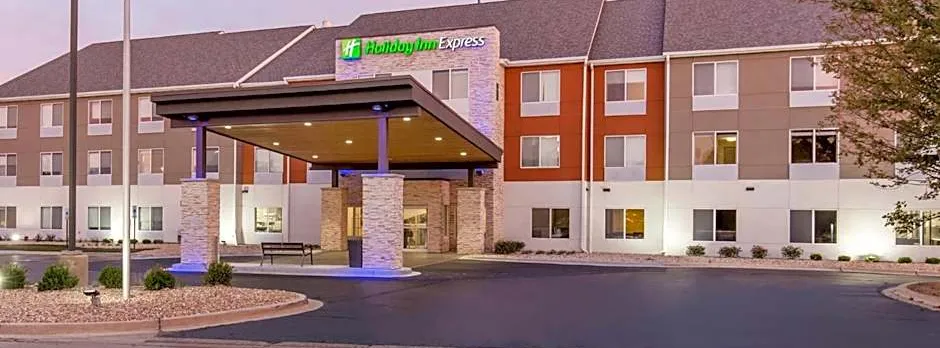 Holiday Inn Express & Suites Chicago West - St Charles By IHG