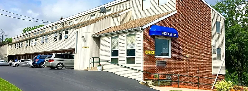 Rodeway Inn State College - near University