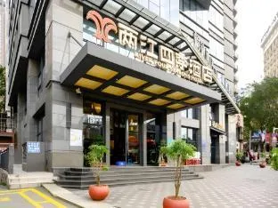 River Four Seasons Hotel