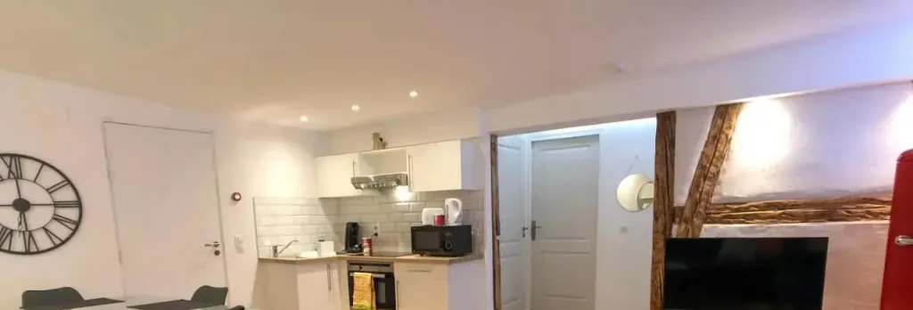 Beauty The Beast - Old Town Cosy Apartments