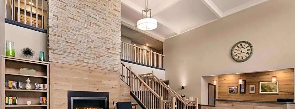 Country Inn & Suites by Radisson, Detroit Lakes