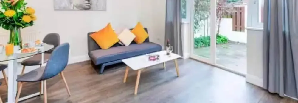 Cosy Two Bedroom Apartment Near East Croydon Station