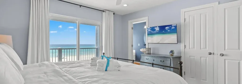 Beachfront Luxury! 4BR Townhouse W/pool & Stunning Gulf Views! Sleeps 10!