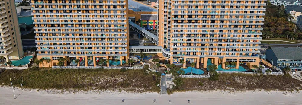 Beachfront Haven 2 BDR Kid-friendly Resort!