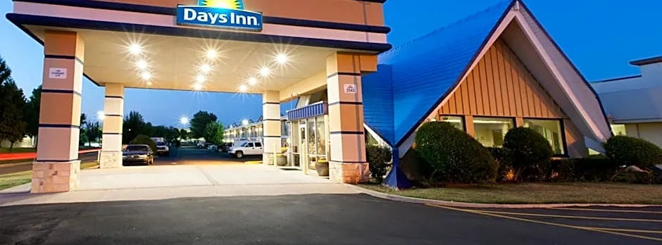 Days Inn by Wyndham Norman