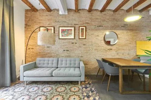 64 Apartment in a typical Barcelonas old building