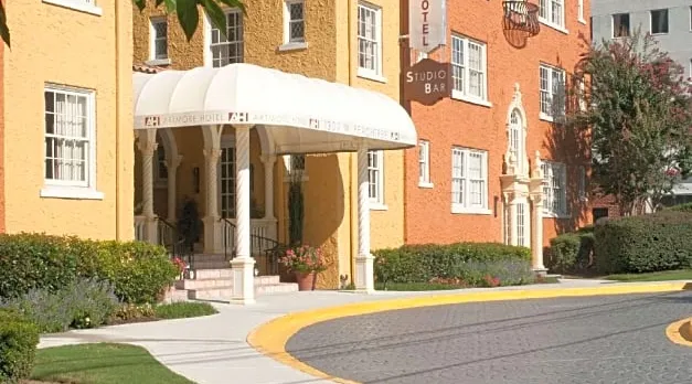 Artmore Hotel