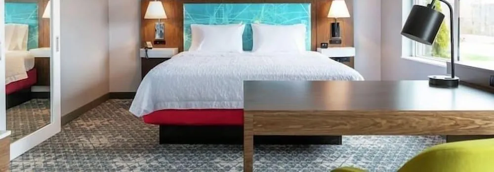 Hampton Inn & Suites Chicago Medical District UIC