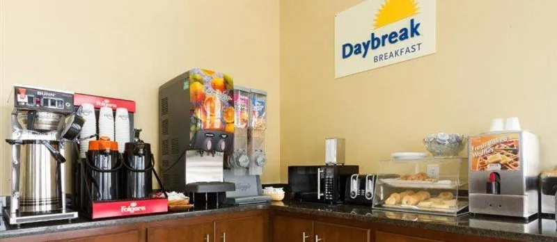 Days Inn by Wyndham White House