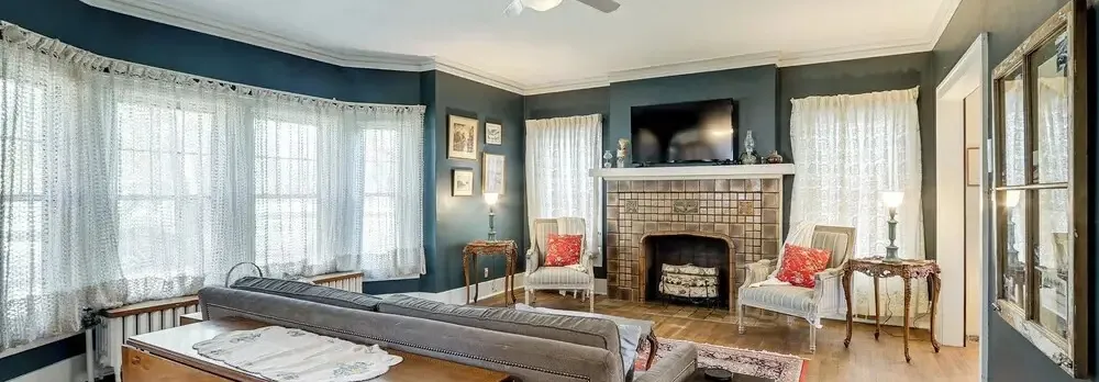 Historic Home Overlooking Central Riverside Park!