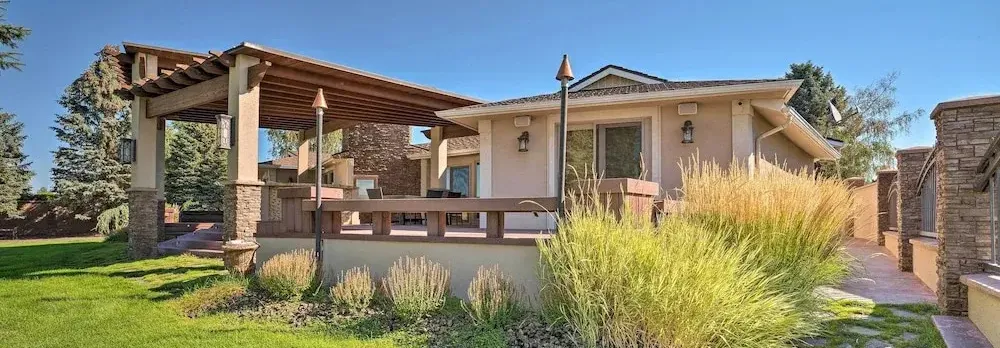 Moses Lake Retreat w/ Salt Water Hot Tub!
