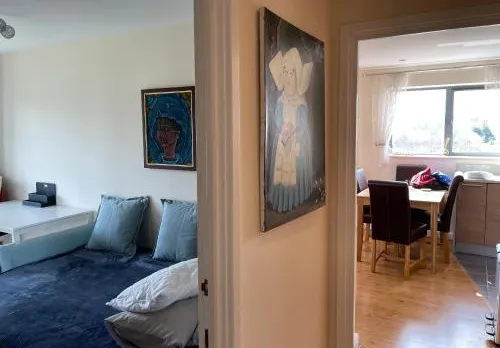 Luxury 2 Bedroom Apartment with underground parking West London Sleeping at own choice through Waterfall sounds on lake Wembley Stadium nearby