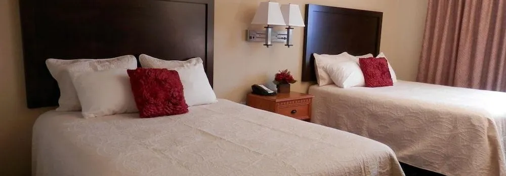 Grand View Inn & Suites