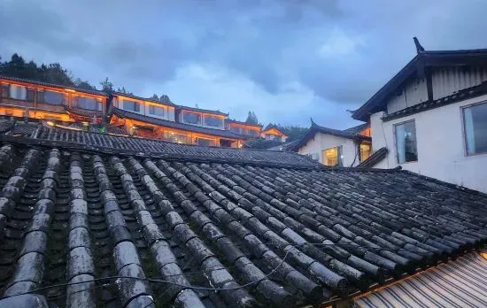 Ruochen Xuyu (Morning's Preface) Lion Hill Naxi Courtyard