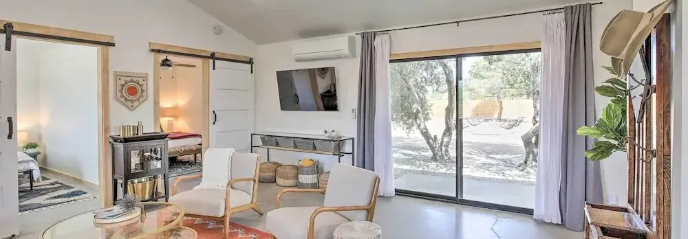 Modern Joshua Tree Bungalow With Fire Pit & Bbq!