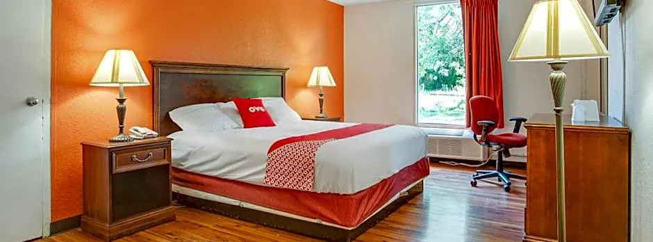 OYO Hotel Mona Lake Muskegon