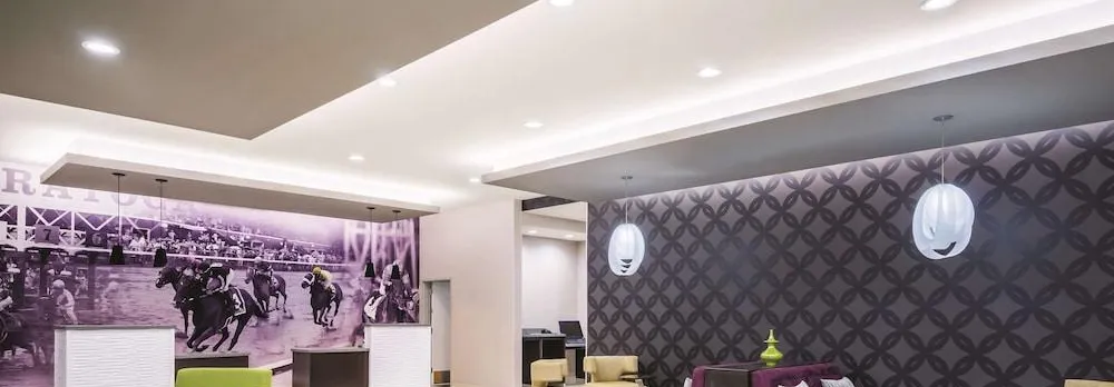 La Quinta Inn & Suites by Wyndham Clifton Park