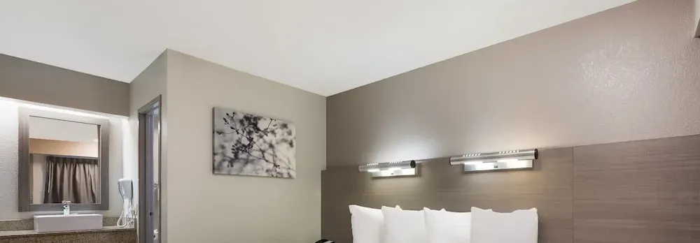 Red Roof Inn PLUS+ Chicago - Naperville