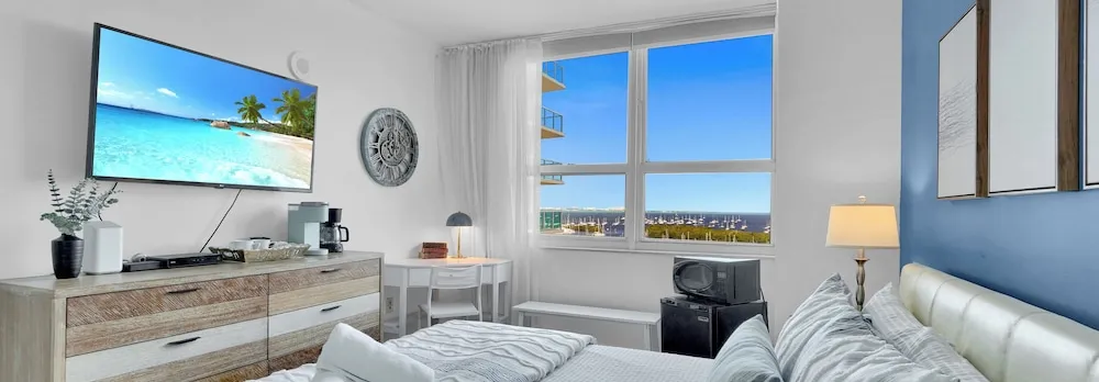 Tropical Paradise - Spacious 3-Bedroom