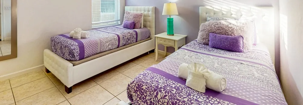Family-friendly Resort Home w/ Private Pool Spa, Game Room, Wifi & AC - Dogs OK