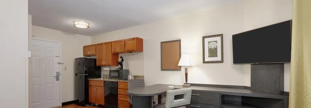 Candlewood Suites Salina