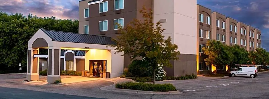 Days Inn by Wyndham Eagan Minnesota Near Mall of America