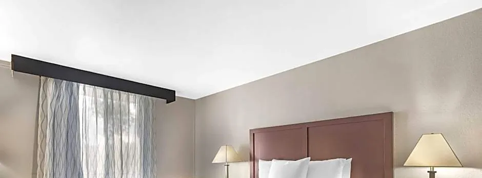 Quality Inn & Suites Chattanooga-East Ridge