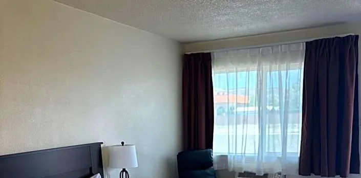 Leisure Lodge Motel