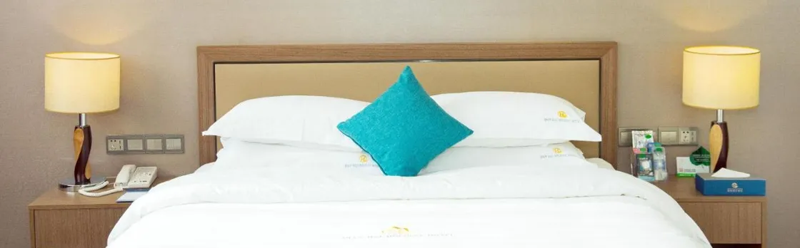 Qianhai Holiday Hotel