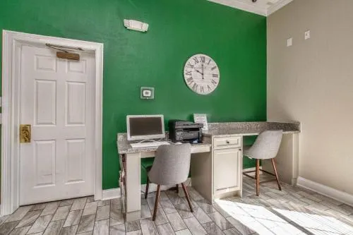Waterside Villa - Family 4 bed Emerald Island Resort pool home thats close to Disney World
