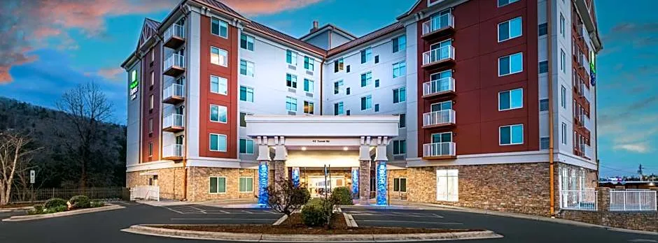 Holiday Inn Express & Suites Asheville Downtown by IHG