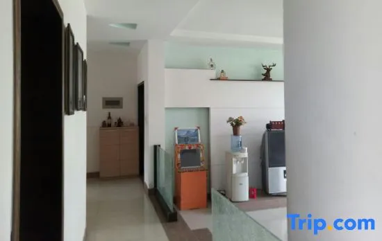 Chengdu Longxin Youth Apartment