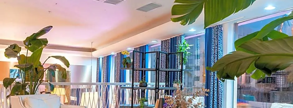 Catalina Hotel and Beach Club