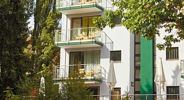 Bernstein Hotel Villa Kastania