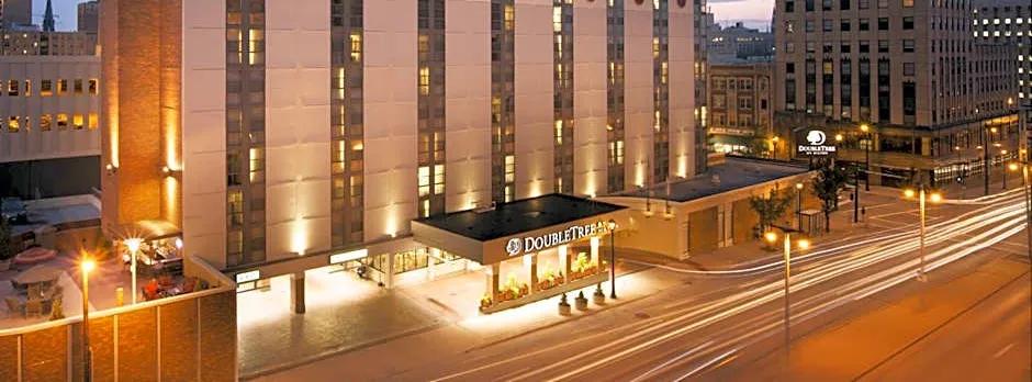 DoubleTree By Hilton Milwaukee Downtown