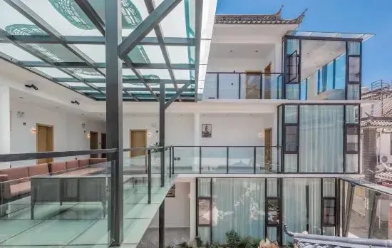 Jiuge Light Luxury Homestay(Dali Old City Erhai Store)