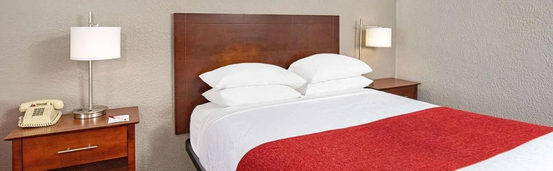 Ramada by Wyndham Bowling Green