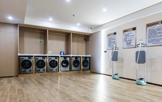 Vienna International Hotel (Shenzhen Bantian Lehui Center Branch)