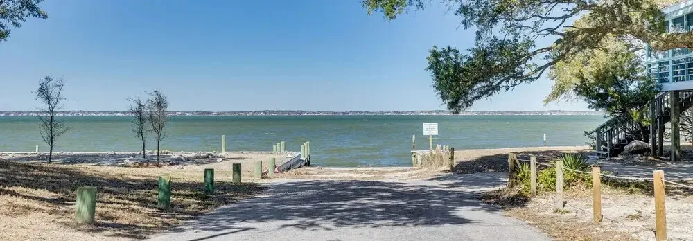 Ocean-view Apt in Emerald Isle - Walk to Beaches!