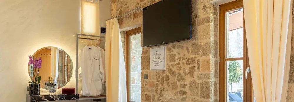 Chateau Anax Luxury suites
